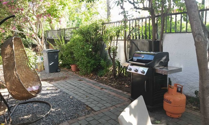 Vitacura House | Spacious house very well located and very good sector.