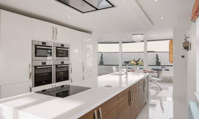 Dawlish House | Spacious House w/Pool, Games Room, Private Parking