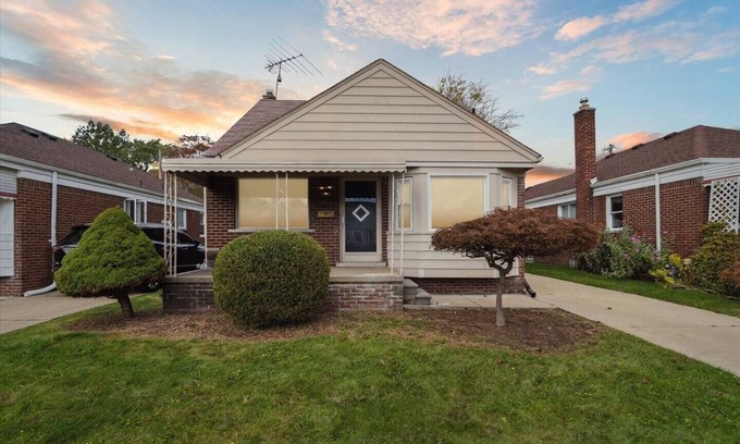 Allen Park House | Spacious & Inviting Home Near Detroit Attractions