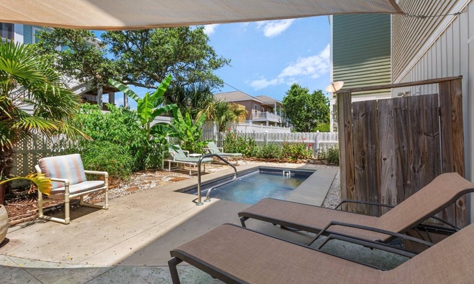 Kure Beach House | Spacious Kure Beach home for Reunions & Families, with Pool & Steps to the Ocean