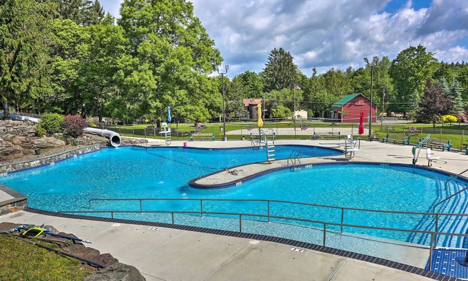 Wallenpaupauk Lake Estates House | Spacious Lake Ariel Home w/ Deer Lake Beach Access