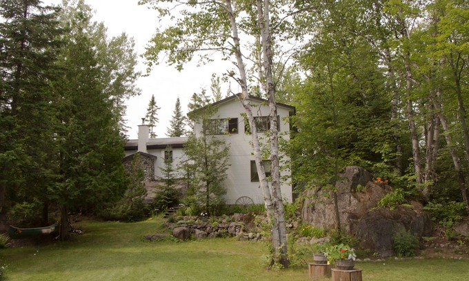 Sainte-Adele Cottage | Spacious Lakefront Cottage