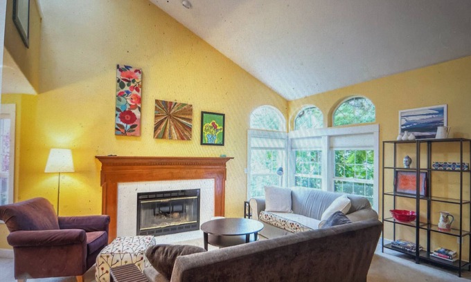 Salmon Creek House | Spacious, light-filled home in tranquil and convenient location