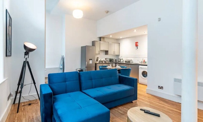 Pier Head Apartment | Spacious loft apartment Liverpool city centre