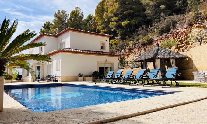 Montgo de Toscamar Villa | Spacious luxury 5-bedroom villa with the huge pool in enjoyable Xàbia, Spain