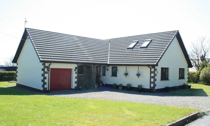 Ludchurch House | Spacious Luxury C/H Cottage