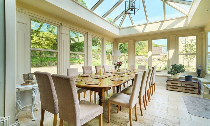Limpley Stoke House | SPACIOUS LUXURY VICTORIAN COUNTRY HOUSE, STUNNING VIEWS NEAR BATH, Local Pub,