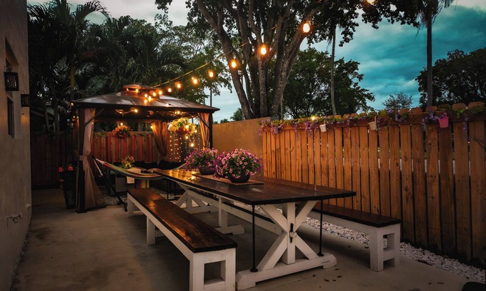The Hammocks House | Spacious Miami Home w/Outdoor Lounge + Parking