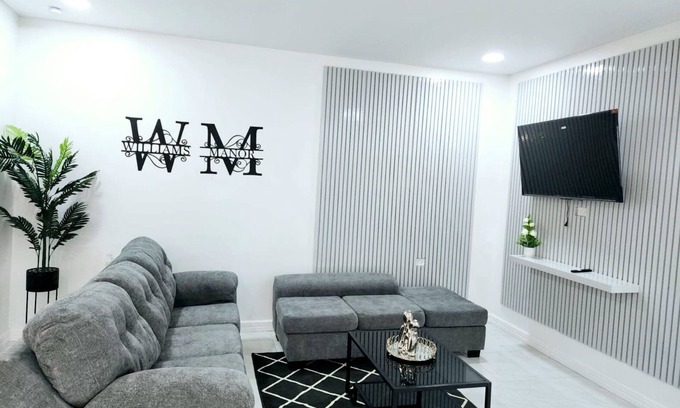 West End Villa | Spacious, modern 2-bedroom apartment, Westend Negril with AC, WiFi, W/Heater