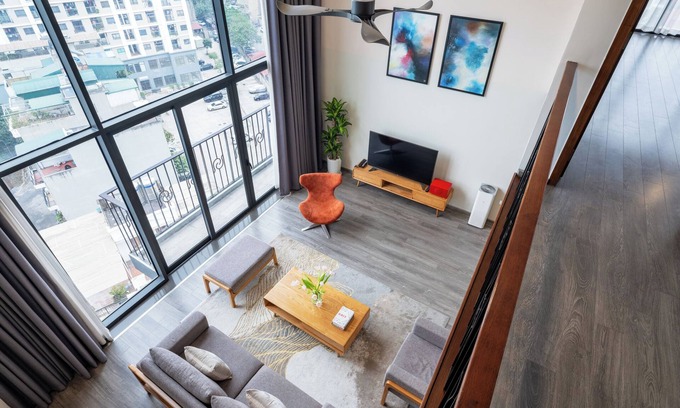 Nhat Tan Apartment | Spacious modern apartment in prime location with spectacular view