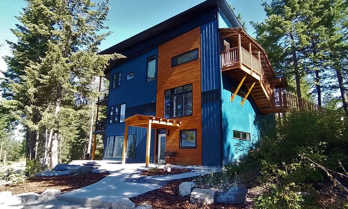Golden Cabin | Spacious Modern Lodge in Perfect Location