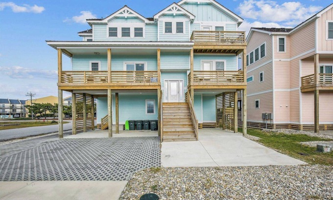 Nags Head House | Spacious Nags Head Home with Private Pool & Stunning Decor