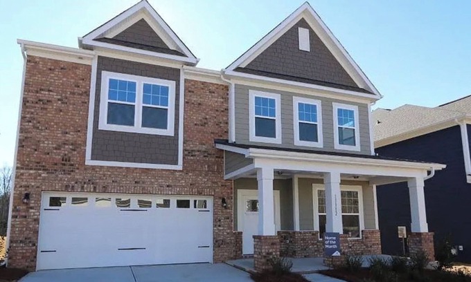 Steele Creek House | Spacious New Build Family House in Charlotte 10 Minutes from Lake Wylie