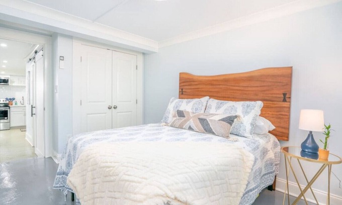 East Side Apartment | Spacious Nook in the City- Central to Everything!