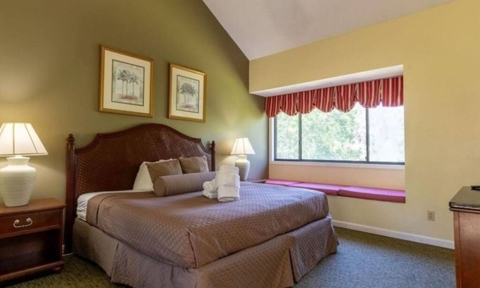Shipyard Plantation Apartment | Spacious, Open Floor 2 Bedroom Townhome