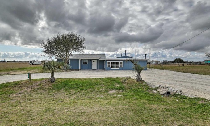 Palacios House | Spacious Palacios Home Near Fishing and Birding!