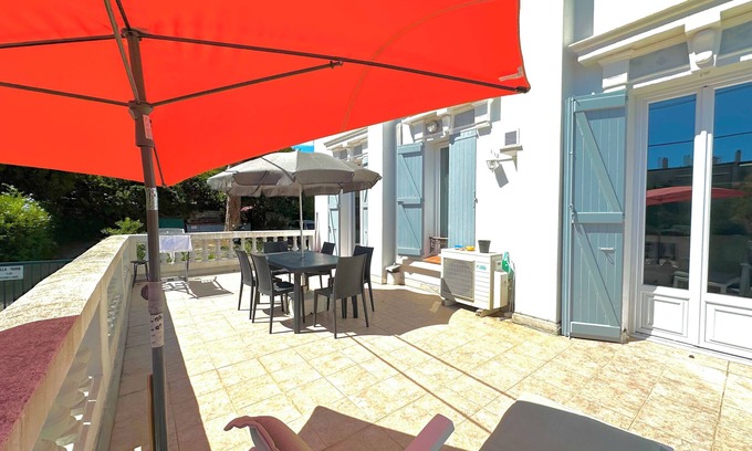 Juan-les-Pins Apartment | spacious rental F3 Juan les Pins with 40 sqm terrace