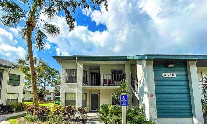 Trailer Estates Condo | Spacious Shorewalk 2B-2B Condo near AMI, Beaches & IMG