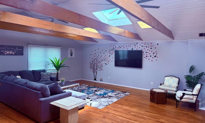Ortley Beach House | Spacious Skylit Seaside Stay - Walk to Bay & Beach - King Bed, Parking & Badges