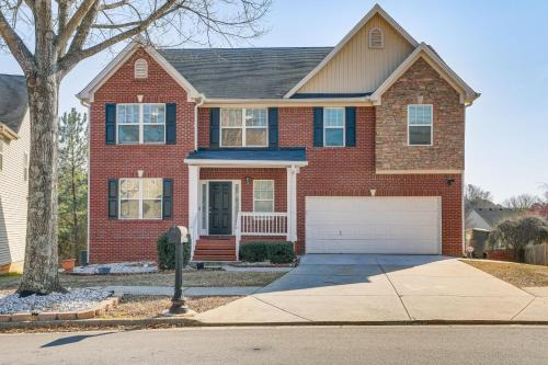 Snellville House | Spacious Snellville Home 28 Mi to Atlanta!