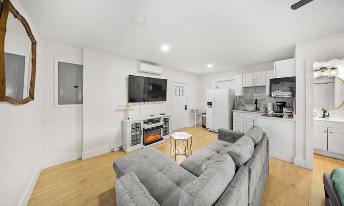 Carrollwood Apartment | Spacious Studio: King Bed, Kitchenette & Full Bathroom and Board Games!