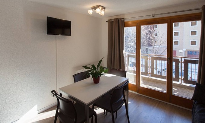 Briancon Apartment | Spacious Studio with Direct Slope Access, Ski Locker, and Free Wi-Fi