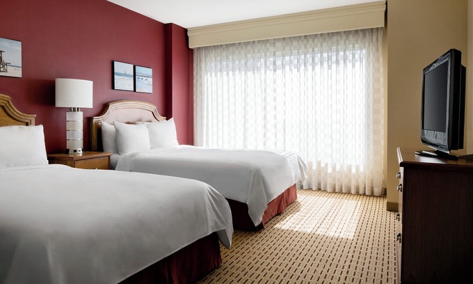Anaheim Resort House | Spacious Suite Near Disneyland and Anaheim GardenWalk - Onsite Swimming Pool