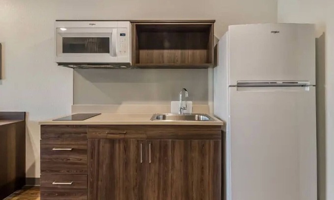 Lowell House | Spacious Suite with Full Kitchen Near War Eagle Mill and Daisy Air Gun Museum