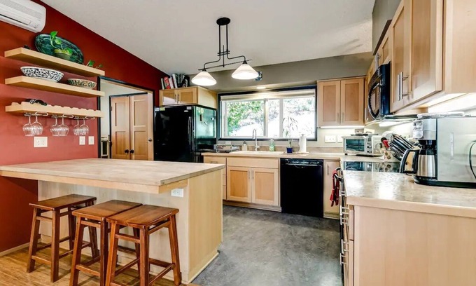 Eugene House | Spacious Sylvan St Home 1 mi from UofO