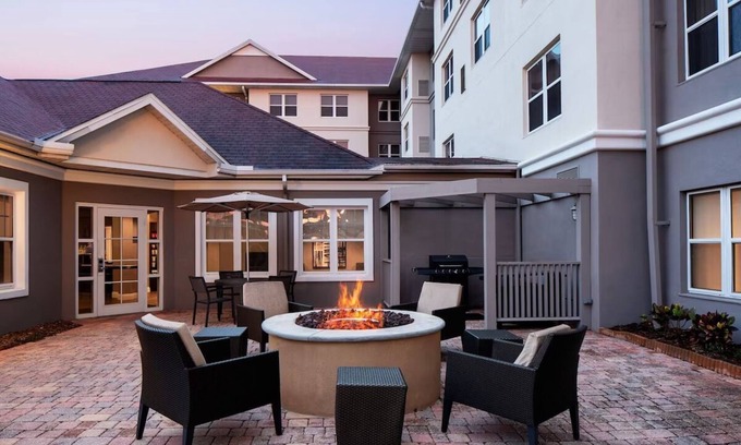 Oldsmar Hotel | Spacious Tampa Suites: Full Kitchen, Free Breakfast & Outdoor Pool