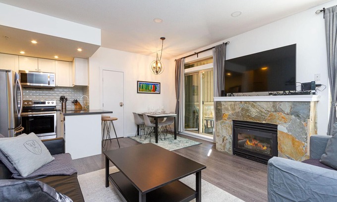Village North Condo | Spacious & Tastefully renovated 1 Bed/1 Bath in the heart of Whistler Village