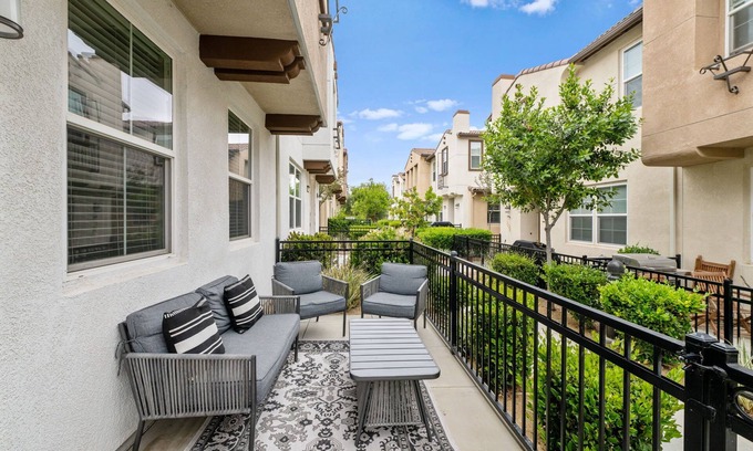 Temecula House | Spacious Townhouse near wine country – Your Homebase in the Heart of Murrieta!