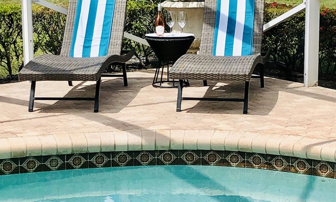 Boca Raton House | Spacious Tropical Paradise Lanai Pool Vacation Home 2mi to Beach East Boca Raton
