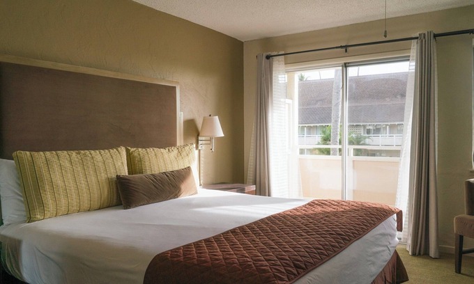 Wailua Apartment | Spacious Unit with Full Kitchen, Free Parking, Outdoor Swimming Pool!