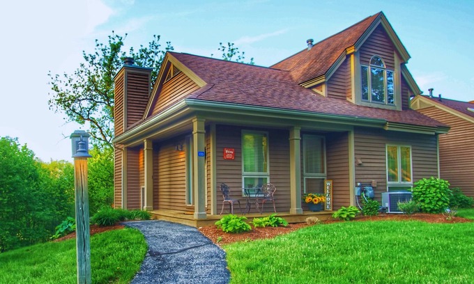 The Galena Territory Villa | Spacious Updated Villa w/2 King Beds, Pool steps away, Near Spa, Golf, Trails
