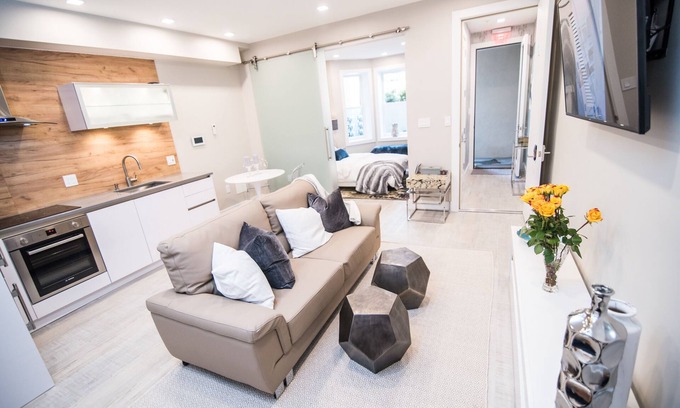 Dupont Circle Apartment | Spacious upscale condo in heart of Dupont Circle