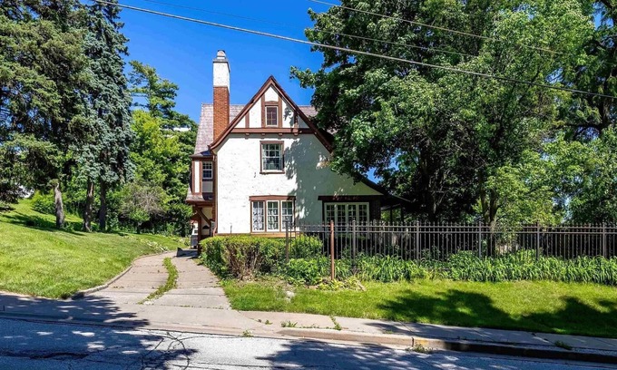 Davenport House | Spacious Victorian Tudor with Gaming Room near Museums, Parks and Downtown