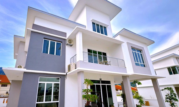 Kampung Pokok Asam Villa | Spacious Villa ❃ 3 floors/6br/6.5ba