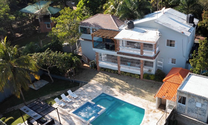 Pedro Brand Villa | "Spacious Villa for 15 people perfect for meetings and celebrations"