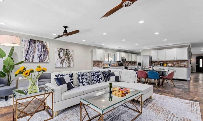 Heritage House | [Spacious w/ Game Room] Sea World / BMT /Lackland