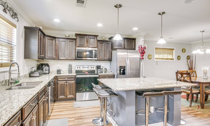 West Columbia House | Spacious West Columbia Home w/Patio & Grill!