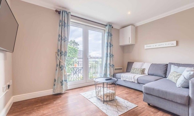 Windsor Apartment | Spacious Windsor Apartment with Balcony