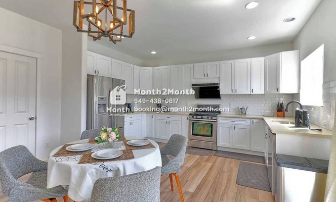 Bothell House | Spacious Workspace｜1st Floor Bdr｜Patio With Furniture｜Backyard For Dogs #41847