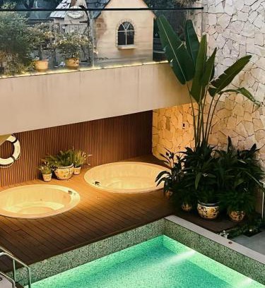 Longmen County Cabin | Spanish Garden Hot Spring Villa
