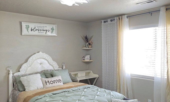 Pasco House | spare luxury room available Tri-Cities West Pasco WA