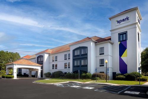 Eden Hotel | Spark by Hilton Savannah Airport