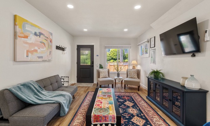 Lower Queen Anne House | Sparking Home in Queen Anne near Space Needle!