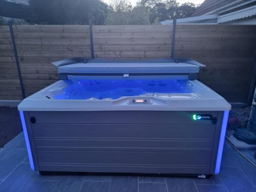 Jouy-le-Moutier House | Spassionnement pool