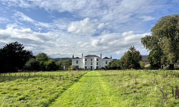 Lydney House | Special Celebration Country House. 4 acre grounds. Pet Friendly!
