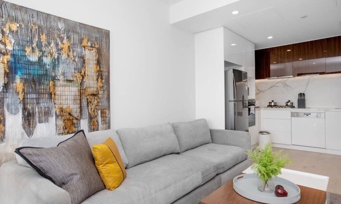 Doncaster East Apartment | Specious 2beds Apt Doncaster east Wifi and carpark